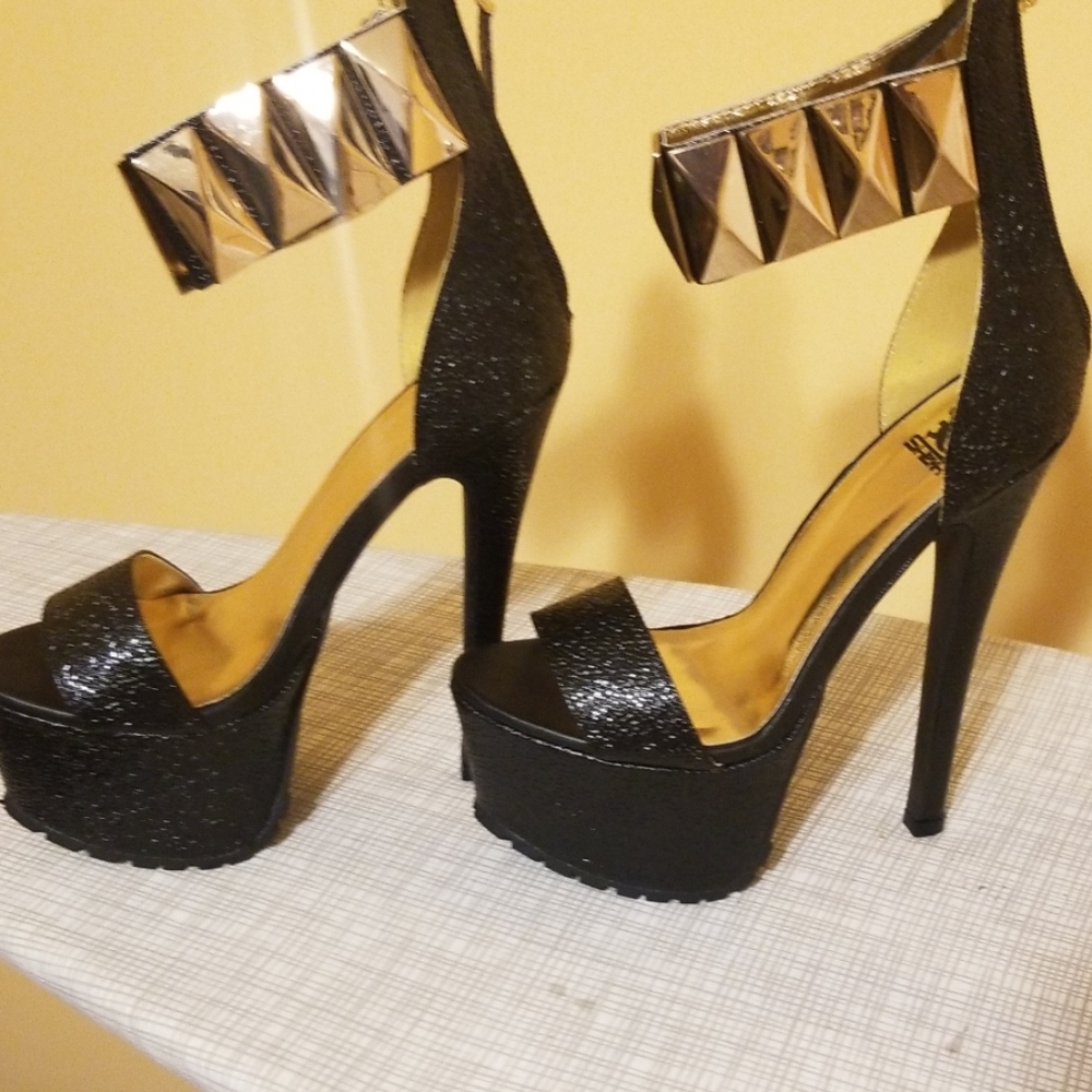 Black High Heel Sandals NWOT